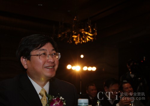  (t��ng)��114�T�������E������񿂽�(j��ng)��¶���_(k��i)�ĵ�΢Ц