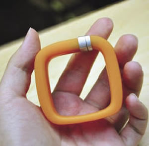 可佩帶的“手鐲”式MiFi